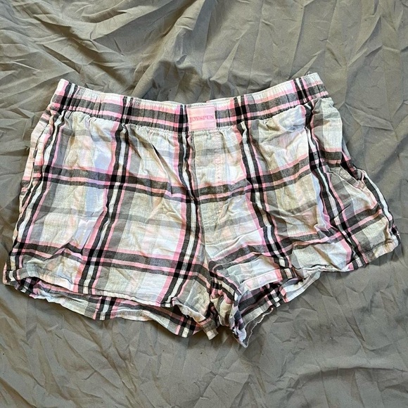 Joyspun pink and white plaid pajama shorts. - Picture 1 of 2